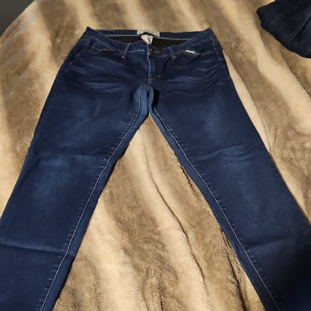 Blue Skinny Jeans with Classic Denim Texture